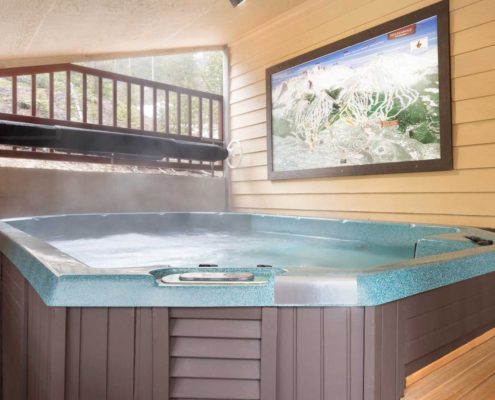 Breck Inn hot tub